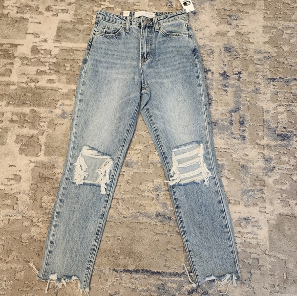 NWT Buckle Bridge By Gly highrise mom distressed jeans. Size 24 - Picture 5 of 13